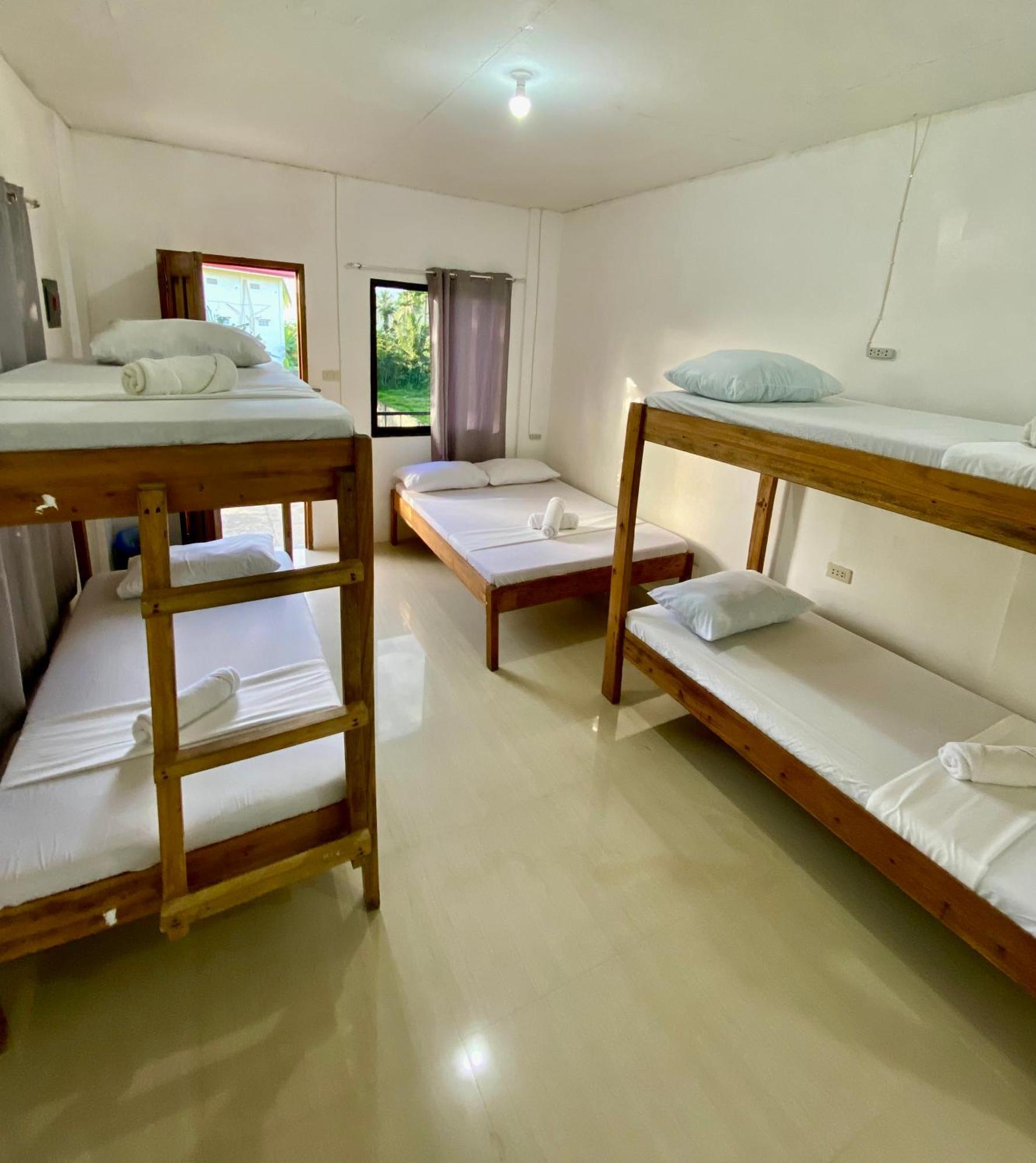 Reddot Guest House General Luna  Exterior foto